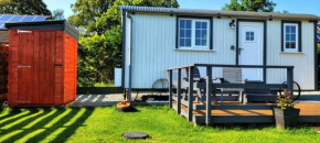 Cozy Shepherd Hut